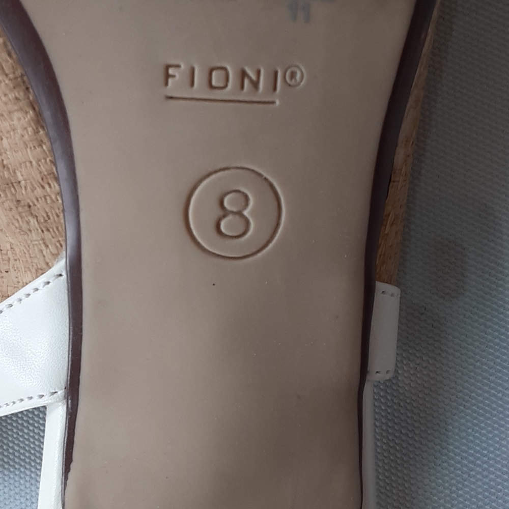 Shoes - Picture 4 of 4